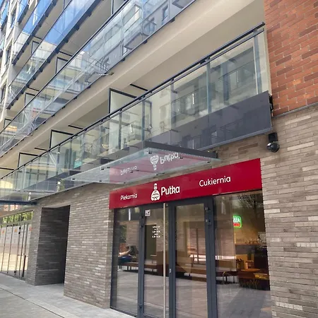 Okrzei - Center Via Pedestrian Bridge ורשה