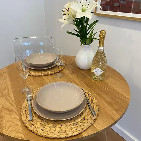 Okrzei - Center Via Pedestrian Bridge Apartamento *