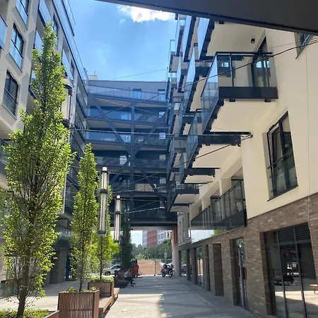 Apartamento Okrzei - Center Via Pedestrian Bridge Varsovia