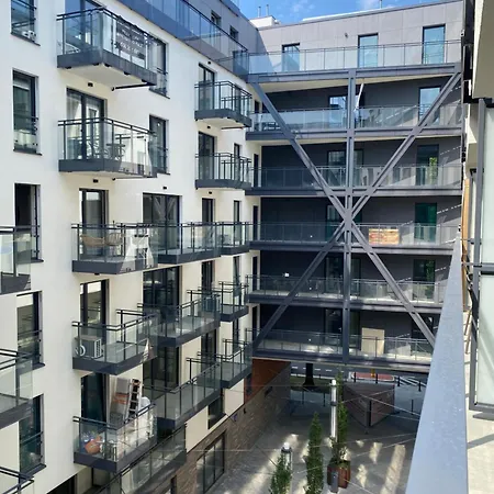 Okrzei - Center Via Pedestrian Bridge Apartamento Varsovia